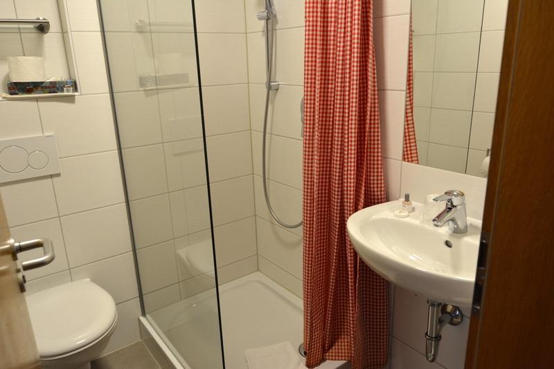Hotel Gasthof Vogelsang Zellingen Bagian luar foto